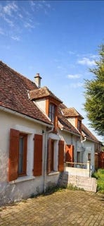 /international/fr/vallon-en-sully-auvergne-310106612230/