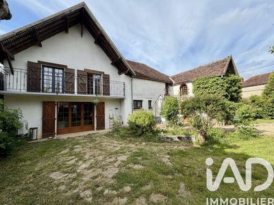 /international/fr/villeneuve-sur-yonne-burgundy-310108180866/