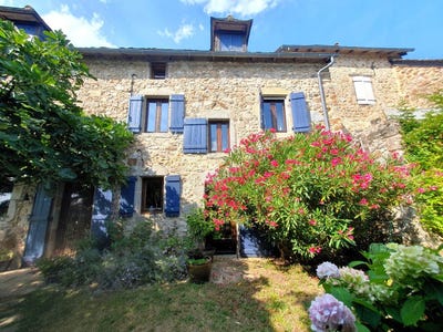 /international/fr/lunac-midi-pyrenees-310107941679/