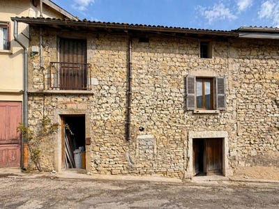 /international/fr/neuville-sur-ain-aquitaine-310107708257/