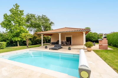 /international/fr/villeneuve-aquitaine-310105245229/