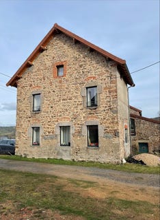 /international/fr/arronnes-auvergne-310108553664/