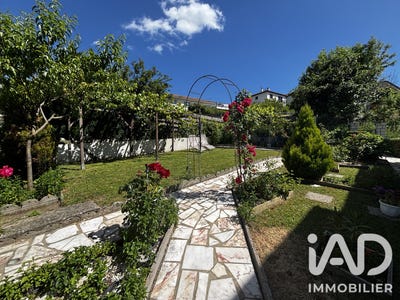 /international/fr/le-chambon-feugerolles-rhone-310108989957/