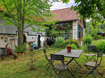 /international/fr/la-roche-chalais-aquitaine-120093955703/?lang=en