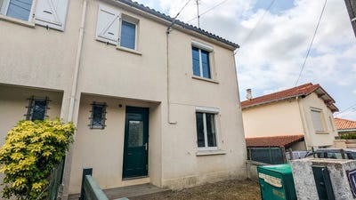 /international/fr/cerizay-charente-310100734966/