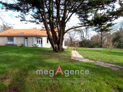 /international/fr/avrille-pays-de-la-loire-120097560687/