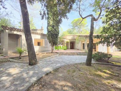 /international/fr/nimes-languedoc-roussillon-310120031632/