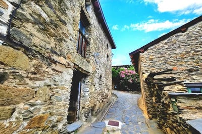 /international/fr/jujols-languedoc-roussillon-310109098213/