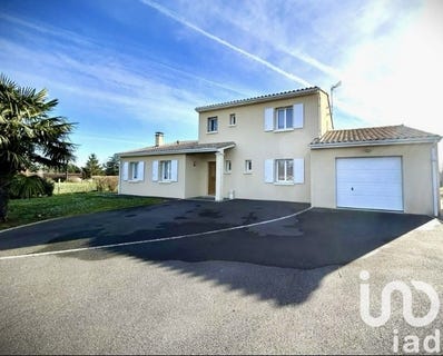 /international/fr/la-rochefoucauld-charente-310100485975/?lang=en
