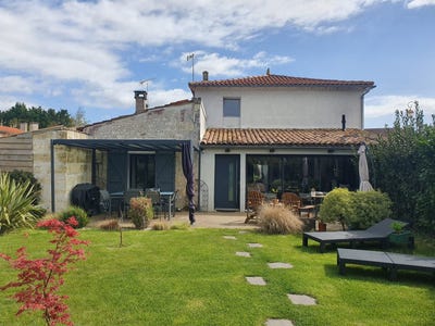 /international/fr/chenac-saint-seurin-d-uzet-charente-310107301328/?lang=th