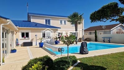 /international/fr/chatelaillon-plage-charente-310109079335/?lang=id