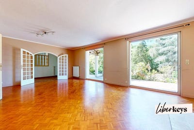 /international/fr/saint-georges-de-luzencon-midi-pyrenees-310109604577/