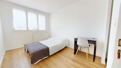 /international/fr/avenue-pierre-brossolette-bron-rhone-310104211241/