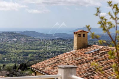 /international/fr/chateauneuf-grasse-provence-alpes-cote-d-azur-310106709400/