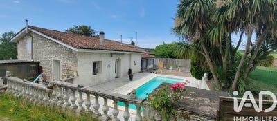 /international/fr/saintes-charente-310108211169/