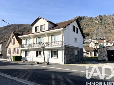 /international/fr/vic-sur-cere-auvergne-310104115562/