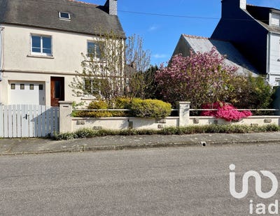 /international/fr/quimper-brittany-310099779539/