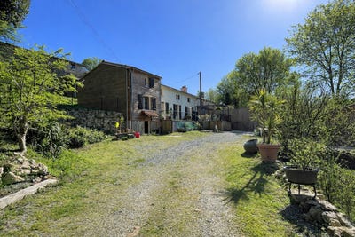 /international/fr/paizay-le-tort-charente-310106625312/