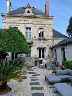 /international/fr/loches-centre-val-de-loire-310108972427/