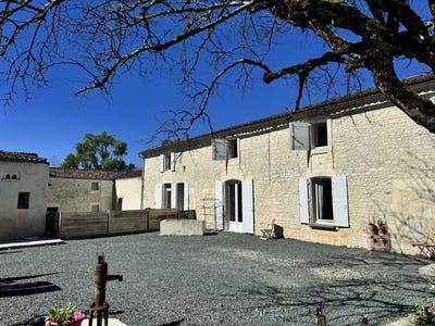 /international/fr/corme-ecluse-charente-310103732496/