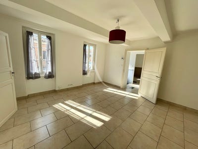 /international/fr/l-isle-jourdain-charente-310104468920/