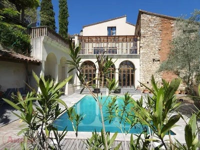 /international/fr/cordes-sur-ciel-midi-pyrenees-310105924117/