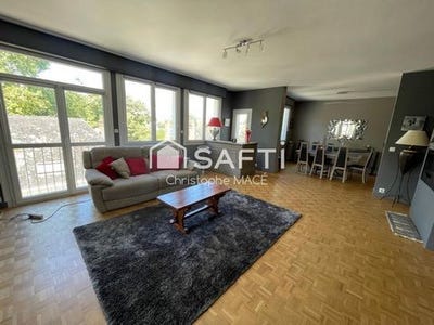 /international/fr/laval-pays-de-la-loire-310108761692/