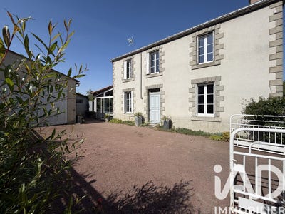 /international/fr/saint-maurice-des-noues-pays-de-la-loire-310107578172/
