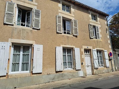 /international/fr/montmorillon-charente-310102609255/