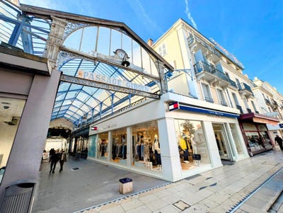 /international/fr/vichy-auvergne-310103661719/