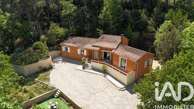 /international/fr/connaux-languedoc-roussillon-310107904256/