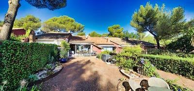 /international/fr/saint-raphael-provence-alpes-cote-d-azur-310108466340/