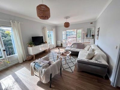 /international/fr/roquebrune-sur-argens-provence-alpes-cote-d-azur-120098367383/