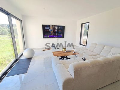 /international/fr/aujargues-languedoc-roussillon-310106579830/