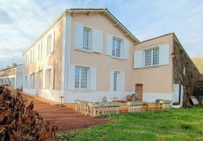 /international/fr/lussant-charente-310104888555/