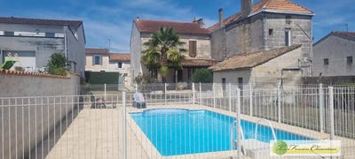 /international/fr/angouleme-charente-310109899317/