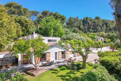 /international/fr/aix-en-provence-provence-alpes-cote-d-azur-310101079414/