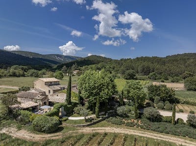 /international/fr/menerbes-provence-alpes-cote-d-azur-310102872214/