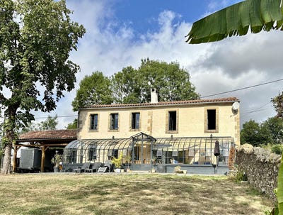 /international/fr/vouvant-pays-de-la-loire-310100713899/?lang=zh-cn