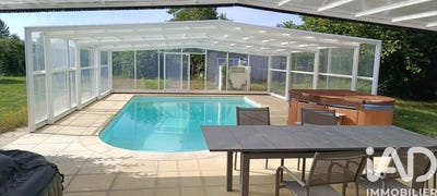 /international/fr/ambillou-centre-val-de-loire-310107971432/