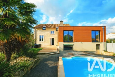 /international/fr/fontaine-le-comte-charente-310103608825/