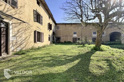 /international/fr/jassans-riottier-aquitaine-310106464890/