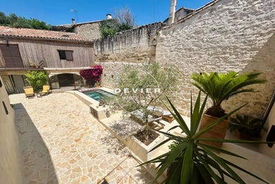 /international/fr/saint-genies-des-mourgues-languedoc-roussillon-310100238188/