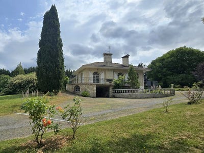 /international/fr/roullet-saint-estephe-charente-310106243858/