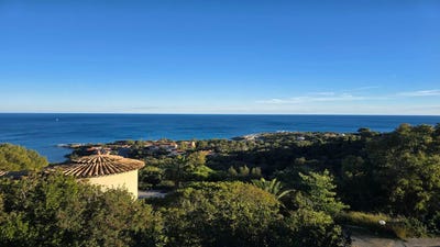 /international/fr/les-issambres-provence-alpes-cote-d-azur-310108189140/