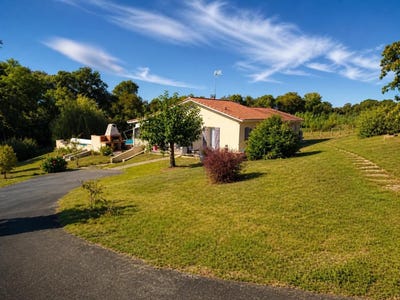 /international/fr/castillon-la-bataille-aquitaine-310110340406/
