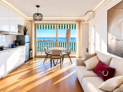 /international/fr/roquebrune-cap-martin-provence-alpes-cote-d-azur-310110401825/