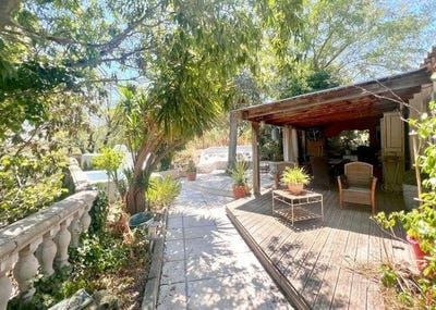 /international/fr/pezenas-languedoc-roussillon-310108264668/