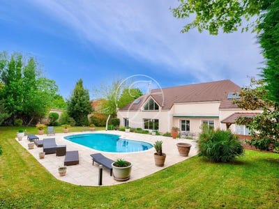 /international/fr/louveciennes-ile-de-france-310099618095/