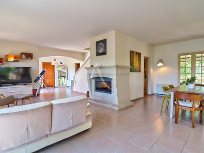 /international/fr/pierrevert-provence-alpes-cote-d-azur-310120033703/